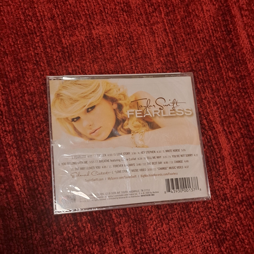 Brand New Taylor Swift Fearless CD - Picture 3 of 3